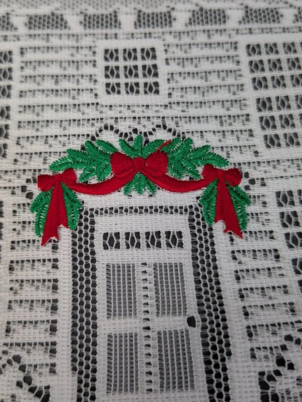 NWT Heritage Lace Home Sweet Home Wall Hanging Curtain White Wreath 29x19